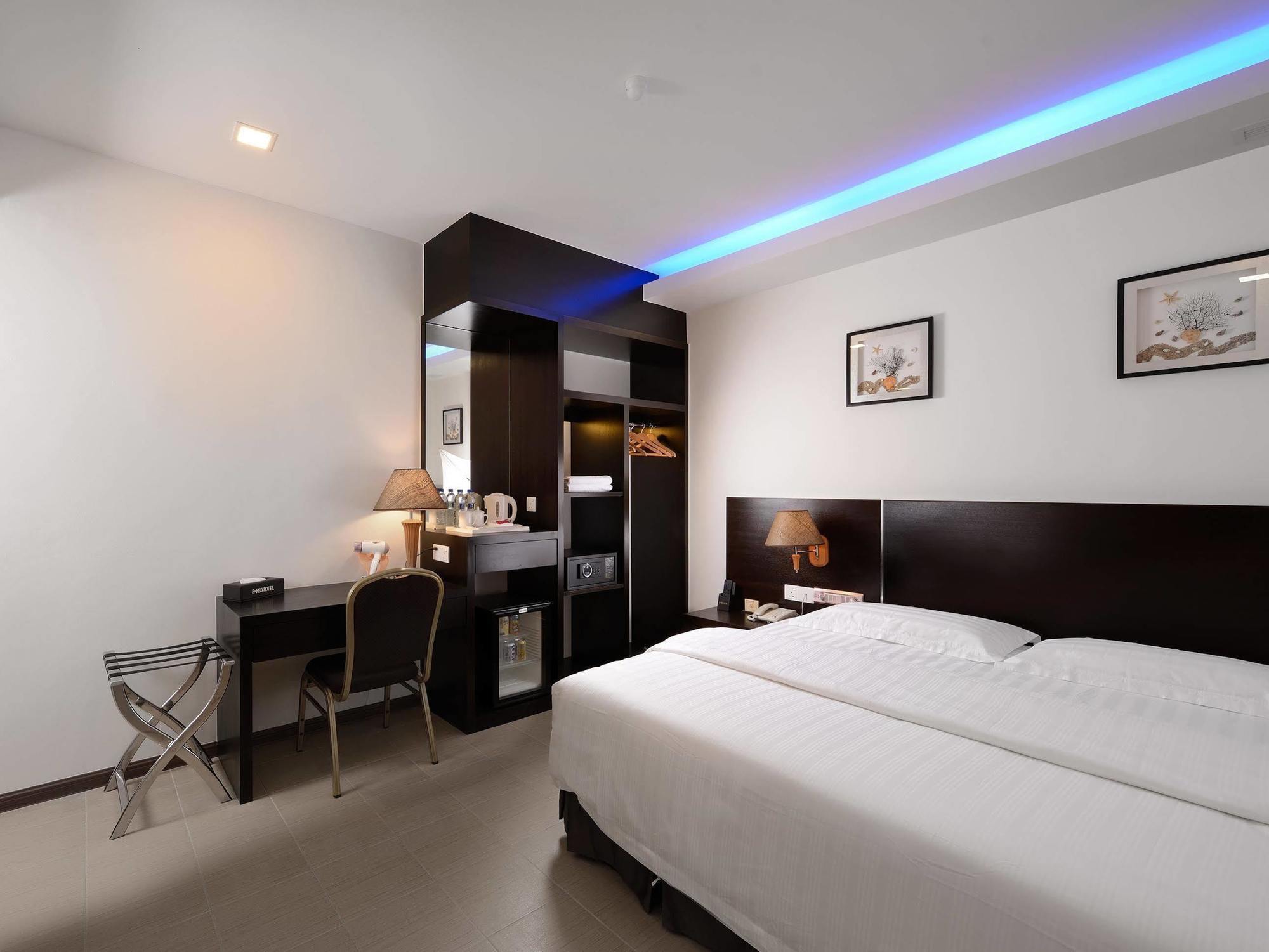 E-Red Hotel Bandar Perda Bukit Mertajam Dış mekan fotoğraf